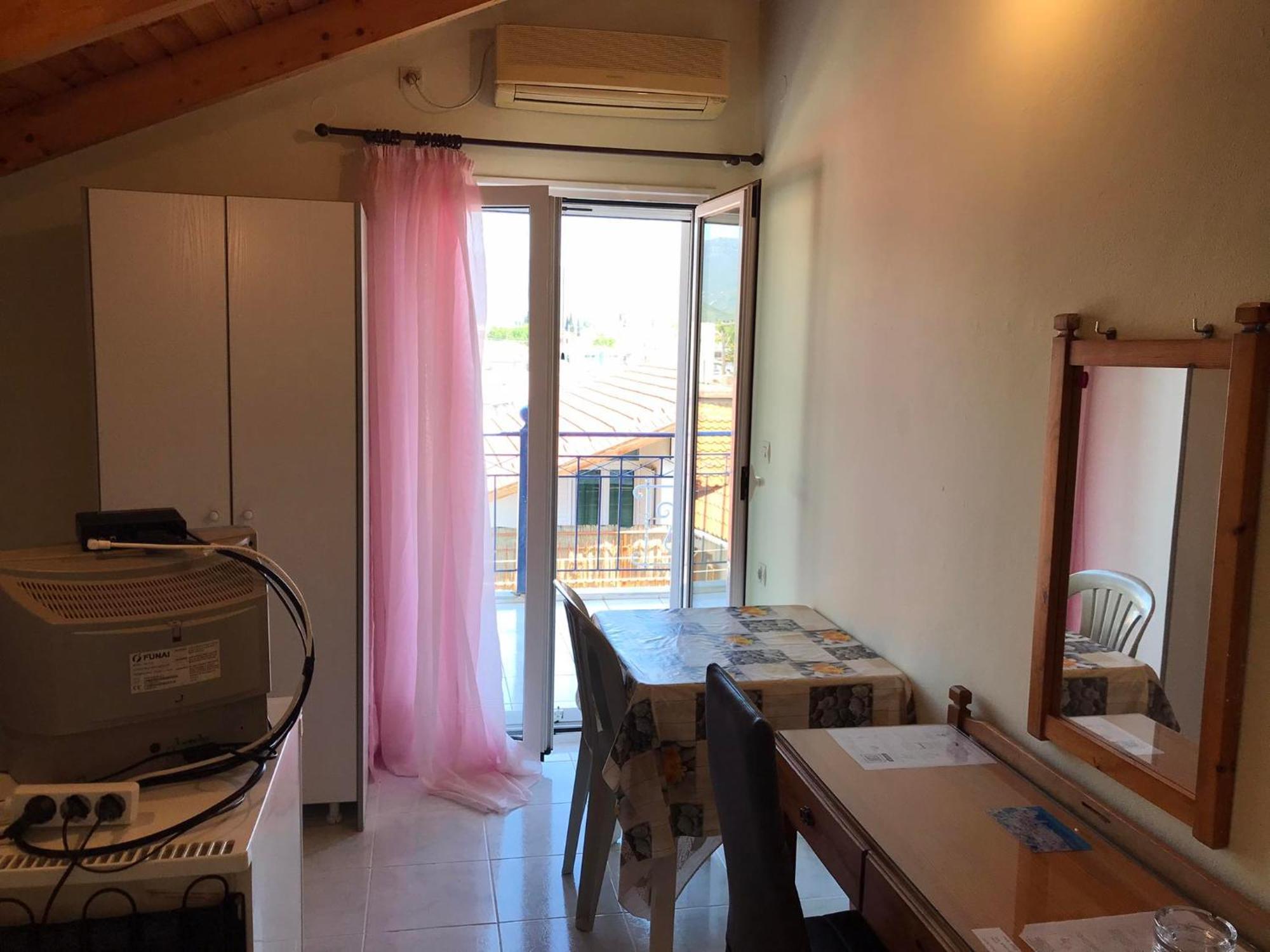 Ion Apartments Messolonghi Single Bed Room Mountain View Loft Μεσολόγγι Εξωτερικό φωτογραφία