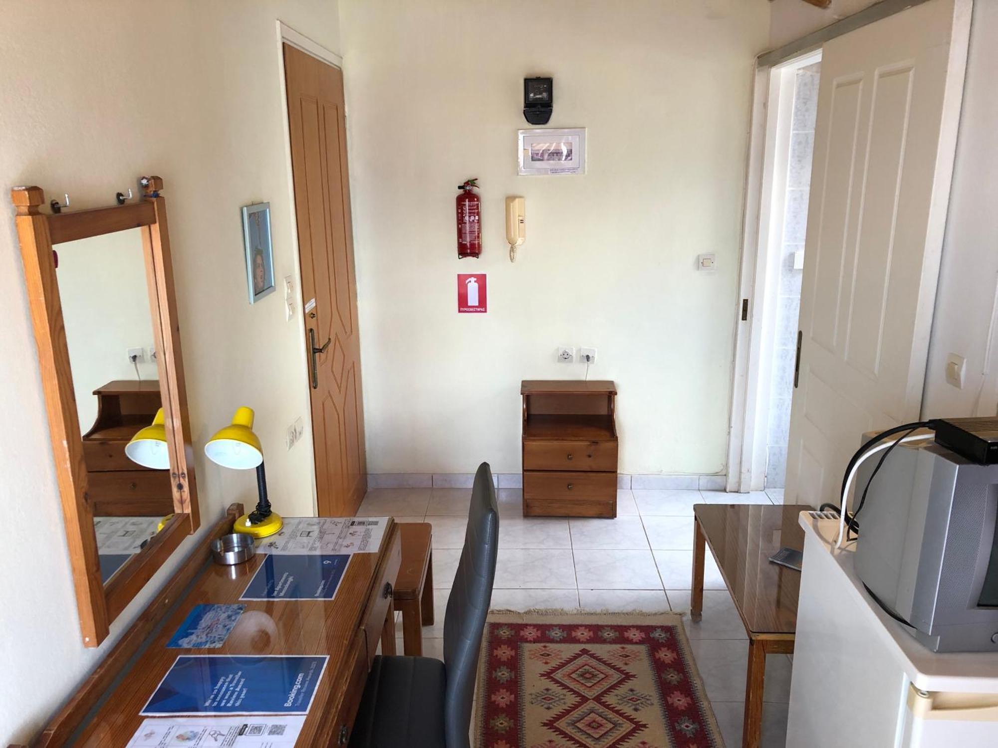 Ion Apartments Messolonghi Single Bed Room Mountain View Loft Μεσολόγγι Εξωτερικό φωτογραφία